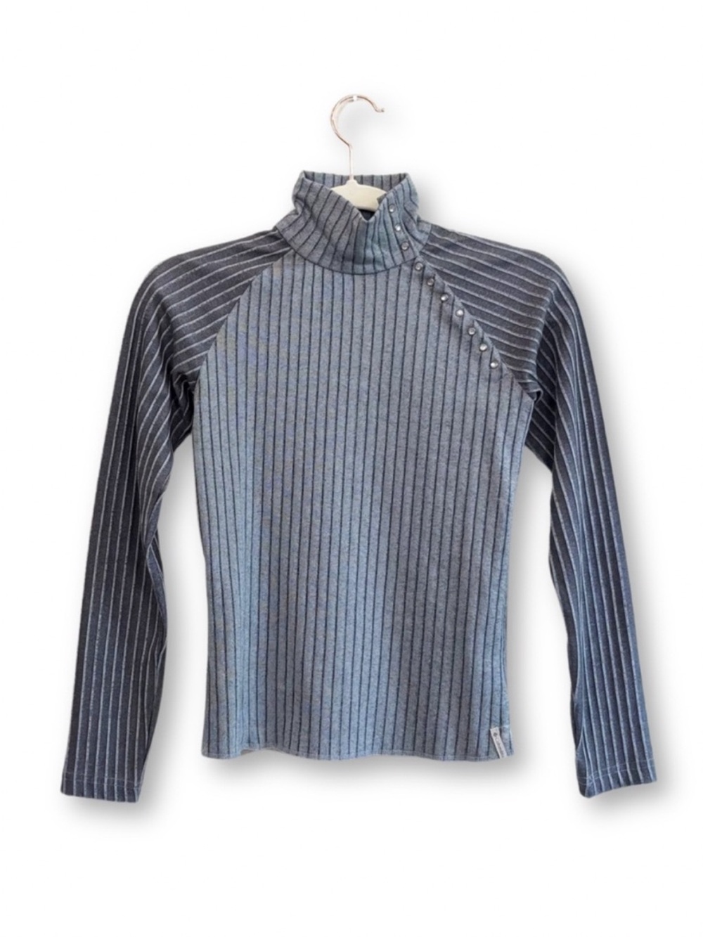 NWOT Columbia Pullover with Shoulder Snap Details